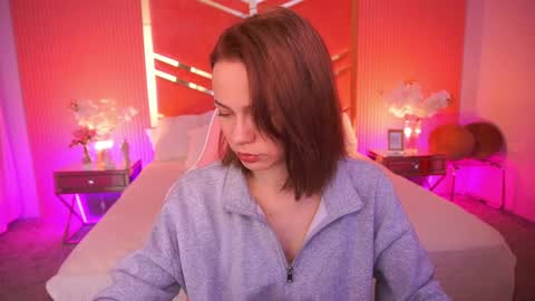 shyysiren online show from April 2026 06:43:02 AM