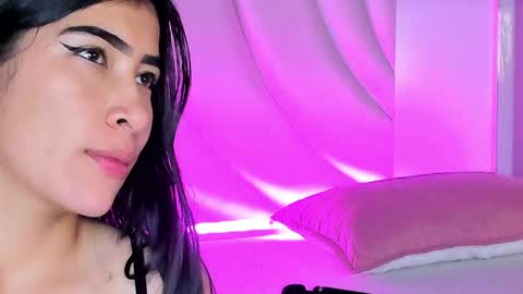 Snapshot of siara_lewis_ chatting on May 2026 01:02:04 AM Siara and Zoe tattoo online show from May 2026 01:02:04 AM