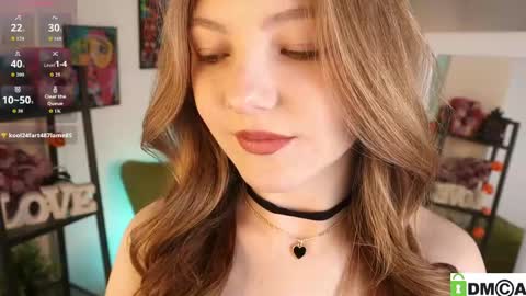 Snapshot of siara_monis chatting on April 2026 04:37:01 AM Vicki online show from April 2026 04:37:01 AM