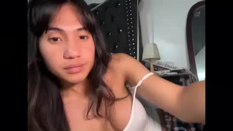 Snapshot of sidebae chatting on April 2026 12:11:02 PM Keanyame online show from April 2026 12:11:02 PM