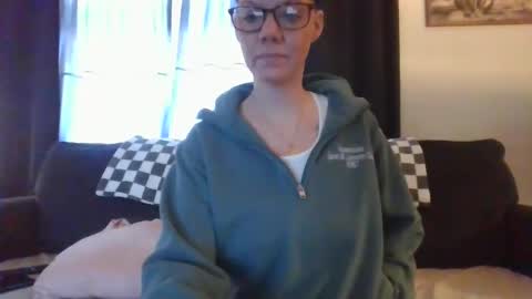 Snapshot of sidneyraee chatting on December 2024 08:27:02 PM Mrs. St. Patrickk online show from December 2024 08:27:02 PM