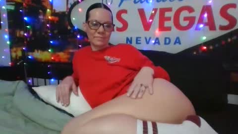 Snapshot of sidneyraee chatting on January 2025 05:51:02 PM Mrs. St. Patrickk online show from January 2025 05:51:02 PM
