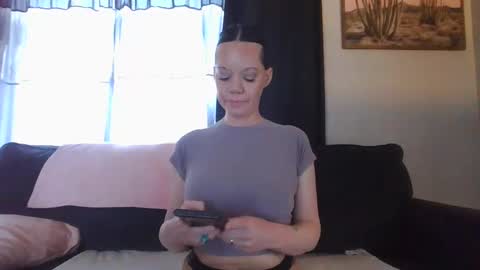 Snapshot of sidneyraee chatting on February 2025 06:38:01 PM Mrs. St. Patrickk online show from February 2025 06:38:01 PM