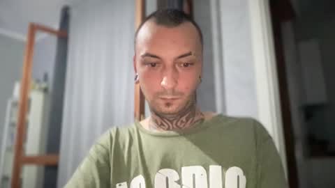 Snapshot of sidvicious23cm chatting on September 2025 07:49:02 PM sidvicious23cm online show from September 2025 07:49:02 PM