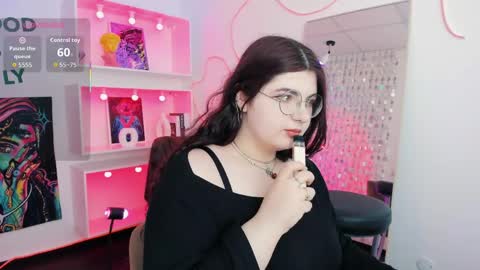 Snapshot of siena_aa chatting on April 2026 06:04:02 PM Siena online show from April 2026 06:04:02 PM