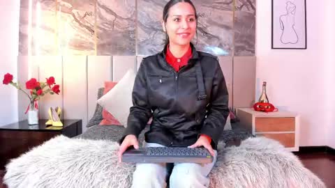 Snapshot of sienna_blake_ chatting on April 2026 01:40:01 AM Sienna Blake online show from April 2026 01:40:01 AM