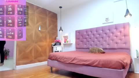 Snapshot of sienna_glow chatting on September 2025 12:17:01 PM sienna_glow online show from September 2025 12:17:01 PM