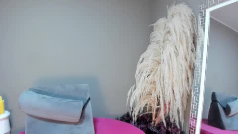 Snapshot of sienna_glow chatting on November 2025 01:33:02 PM sienna_glow online show from November 2025 01:33:02 PM