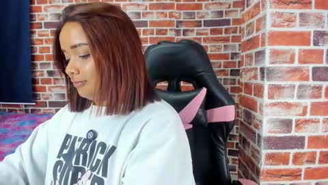 sienna_lux01 online show from March 2026 01:32:02 AM