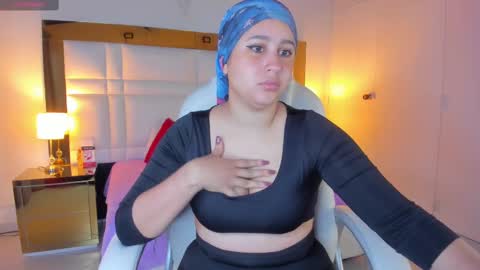 Snapshot of siennaa_rose chatting on October 2025 11:28:02 AM Sienna  online show from October 2025 11:28:02 AM