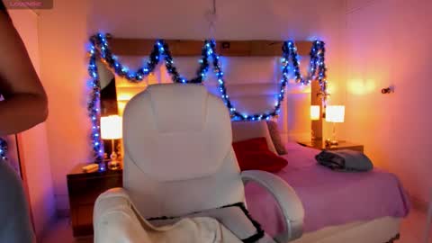 Snapshot of siennaa_rose chatting on November 2025 11:43:02 AM Sienna online show from November 2025 11:43:02 AM