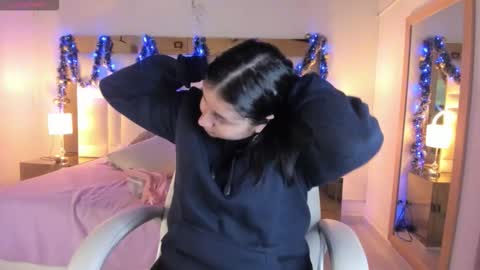 Snapshot of siennaa_rose chatting on December 2025 11:30:02 AM Sienna online show from December 2025 11:30:02 AM