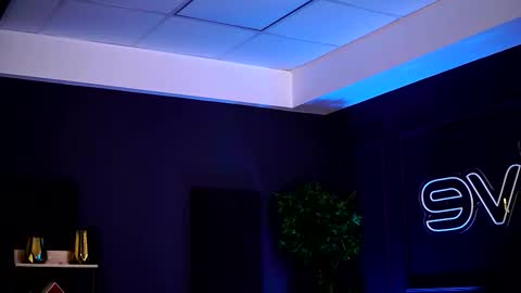 Sienna online show from October 2025 09:32:02 AM