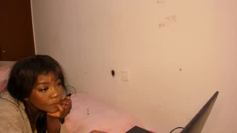 Snapshot of sierra_violet chatting on March 2026 07:53:02 PM sierra_violet online show from March 2026 07:53:02 PM