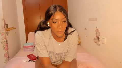 Snapshot of sierra_violet chatting on April 2026 06:59:02 PM sierra_violet online show from April 2026 06:59:02 PM