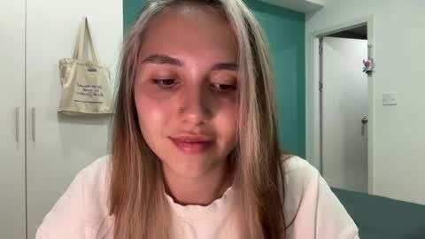 Snapshot of silicia_lu chatting on March 2026 11:14:01 AM You fav Miss Si online show from March 2026 11:14:01 AM