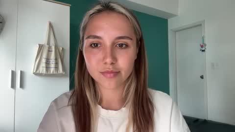 Snapshot of silicia_lu chatting on March 2026 06:18:02 AM You fav Miss Si online show from March 2026 06:18:02 AM