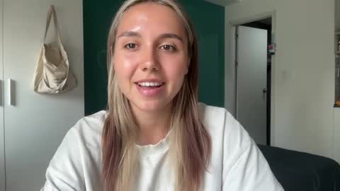 Snapshot of silicia_lu chatting on March 2026 09:13:01 AM You fav Miss Si online show from March 2026 09:13:01 AM