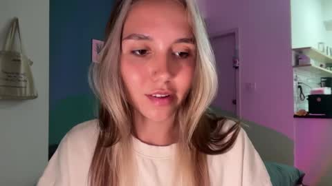 Snapshot of silicia_lu chatting on March 2026 12:33:11 PM You fav Miss Si online show from March 2026 12:33:11 PM