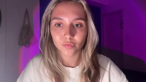 Snapshot of silicia_lu chatting on March 2026 11:54:01 AM You fav Miss Si online show from March 2026 11:54:01 AM