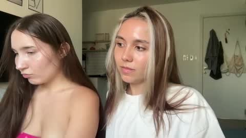 Snapshot of silicia_lu chatting on April 2026 10:02:02 AM You fav Miss Si online show from April 2026 10:02:02 AM