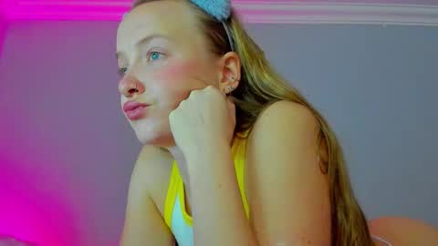 Mila online show from September 2025 08:50:01 AM