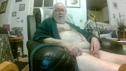sillyoldman45221063 online show from April 2026 09:38:01 PM