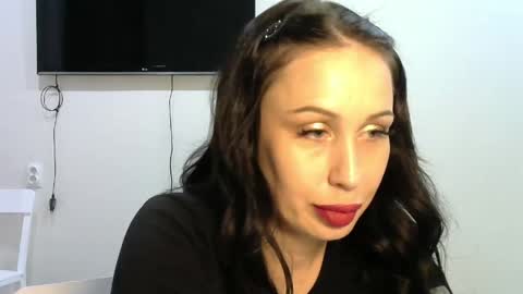 Snapshot of silver_still chatting on April 2026 05:42:02 PM silver_still online show from April 2026 05:42:02 PM