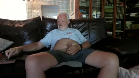 Daddy Bear online show from May 2026 11:50:01 AM