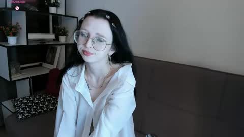 Snapshot of silvernoise chatting on March 2026 09:14:02 PM Alice online show from March 2026 09:14:02 PM