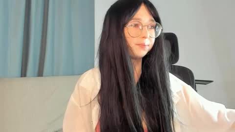 Snapshot of silvernoise chatting on April 2026 09:17:02 PM Alice online show from April 2026 09:17:02 PM