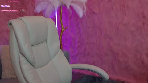 Snapshot of silverrmoon chatting on January 2025 02:06:01 PM  Kristina Kris  online show from January 2025 02:06:01 PM