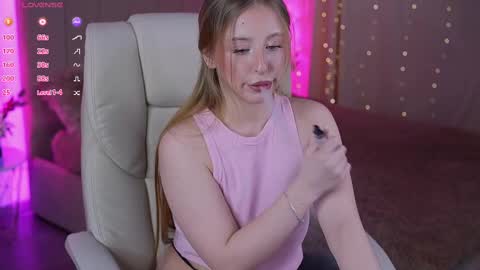 Snapshot of silverrmoon chatting on February 2025 02:16:02 PM  Kristina Kris  online show from February 2025 02:16:02 PM