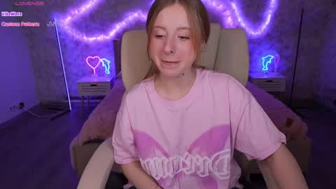 Snapshot of silverrmoon chatting on March 2025 02:59:02 AM  Kristina Kris  online show from March 2025 02:59:02 AM