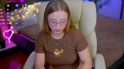 Snapshot of silverrmoon chatting on October 2025 07:58:01 PM  Kristina Kris  online show from October 2025 07:58:01 PM