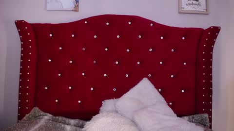 silvia_ls online show from February 2025 09:41:02 PM