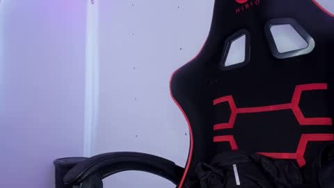 silvia online show from September 2025 04:28:02 PM