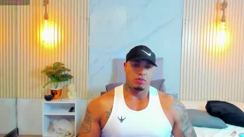 Snapshot of simeone_panda chatting on March 2025 05:56:01 PM simeone_panda online show from March 2025 05:56:01 PM
