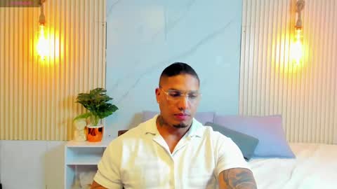 Snapshot of simeone_panda chatting on March 2025 11:55:02 AM simeone_panda online show from March 2025 11:55:02 AM