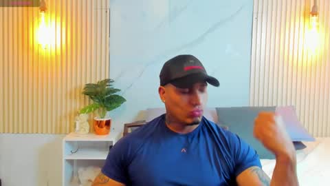 Snapshot of simeone_panda chatting on March 2025 11:33:01 PM simeone_panda online show from March 2025 11:33:01 PM