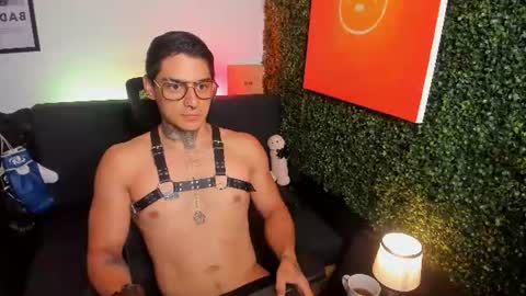 Snapshot of simon_cortes chatting on July 2026 11:19:02 AM Simon Cortes online show from July 2026 11:19:02 AM
