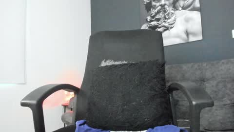 simon_leon01 online show from January 2025 10:57:02 PM