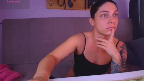 simona_moonshine online show from April 2026 04:45:02 AM