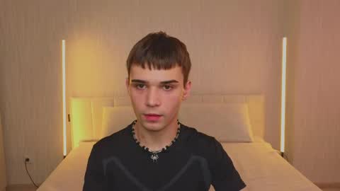 Snapshot of simonboy592 chatting on May 2026 09:48:01 AM Alex online show from May 2026 09:48:01 AM