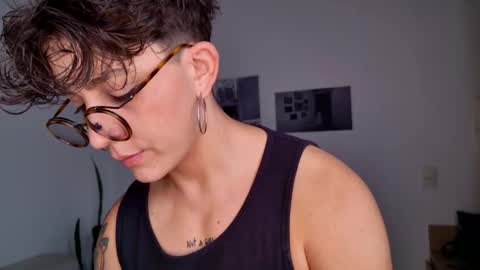 Sim. online show from November 2025 06:19:02 PM