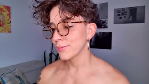 Sim. online show from November 2025 05:46:02 PM