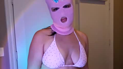 simonesighren online show from October 2025 04:27:01 AM