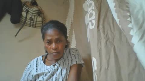 simonettee online show from November 2025 06:54:01 PM