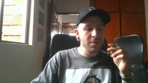 Snapshot of simonm777 chatting on October 2025 09:04:02 PM simonm777 online show from October 2025 09:04:02 PM