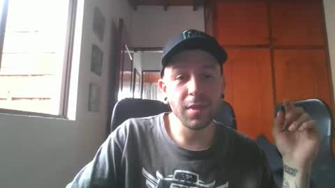 Snapshot of simonm777 chatting on October 2025 01:25:02 PM simonm777 online show from October 2025 01:25:02 PM